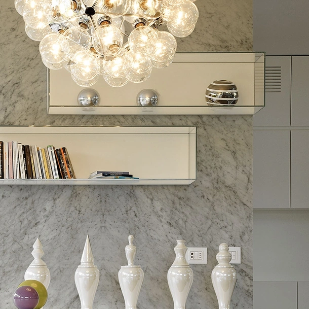 Carta da parati monocromatica White Marble di Inkiostro Bianco