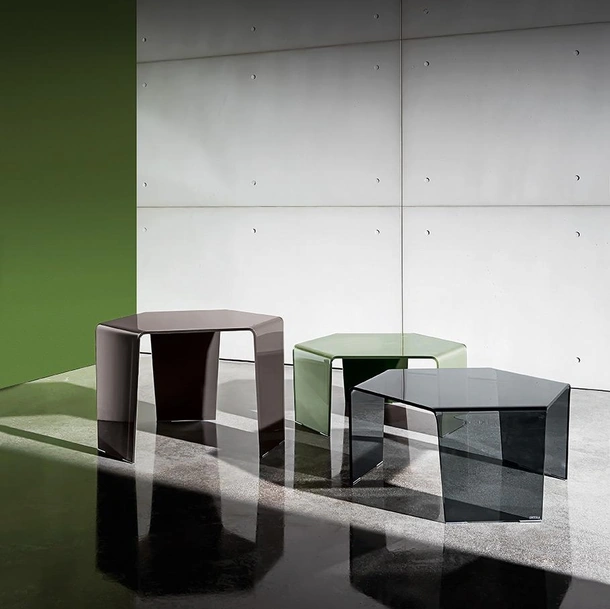 Tavolino 3 Feet in vetro curvo laccato o fumé di Sovet