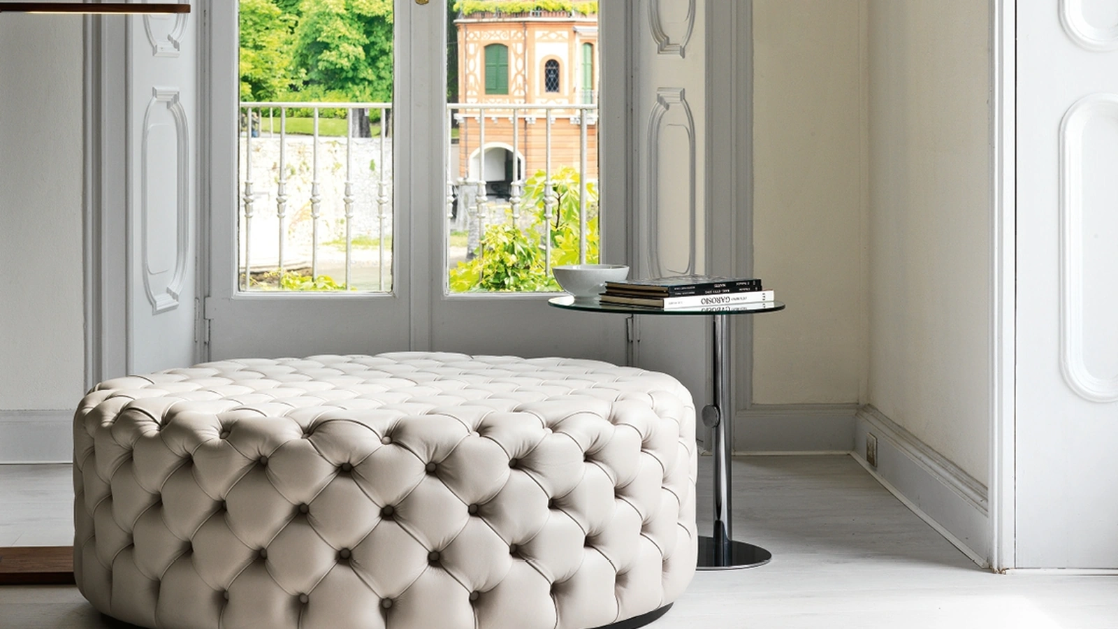 Pouf in pelle Alcide di Porada