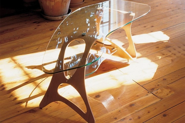 Tavolino di design in cristallo e rovere Arabesco CM di Zanotta
