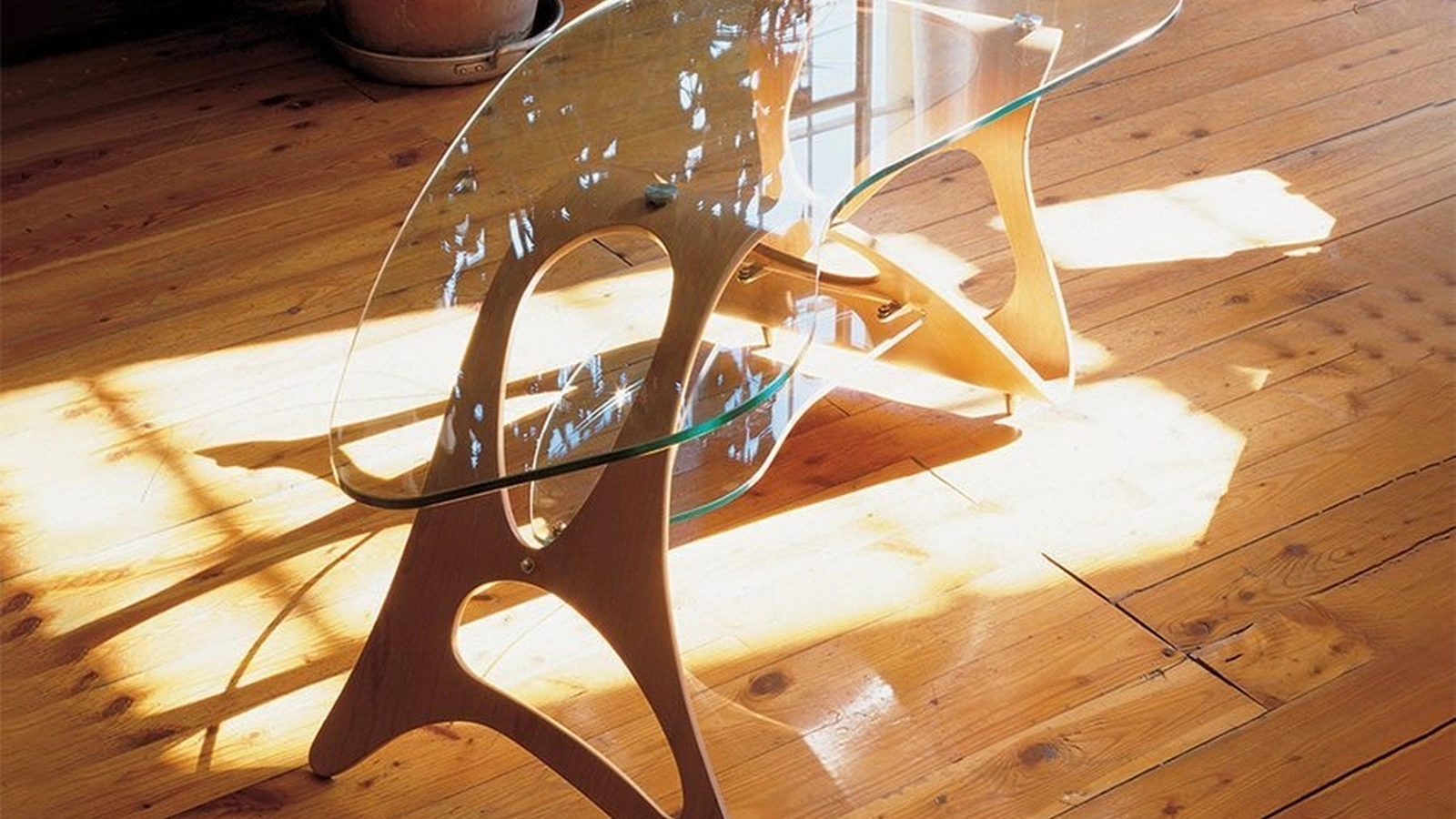 Tavolino di design in cristallo e rovere Arabesco CM di Zanotta