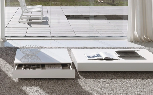 Tavolino in laccato Bianco opaco Bench di Alivar