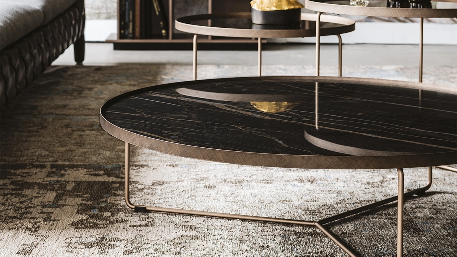 Tavolino con struttura in metallo e piano in ceramica Marmi Billy Keramik di Cattelan Italia