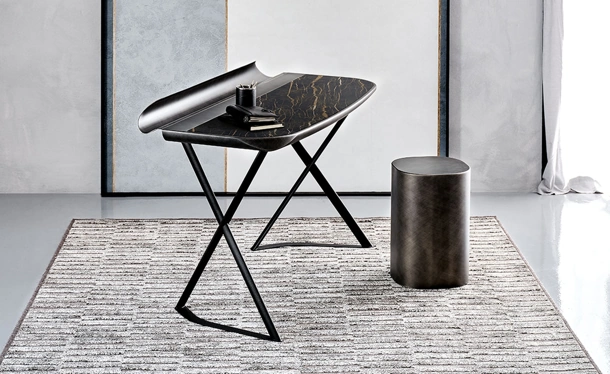 Scrittoio Cocoon Keramik con base in acciaio e piano in ceramica di Cattelan Italia