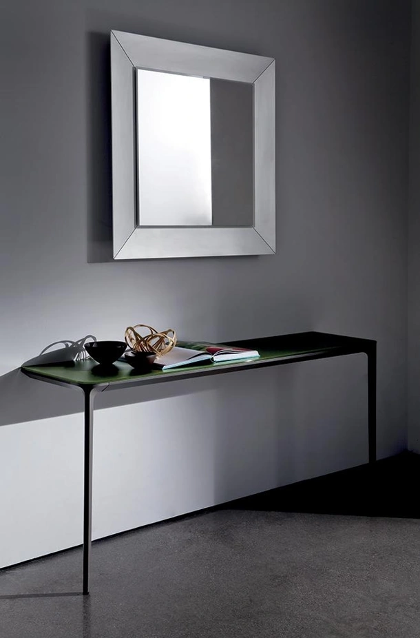Specchio quadrato Denver Up sollevato rispetto alla cornice in vetro acidato di Sovet
