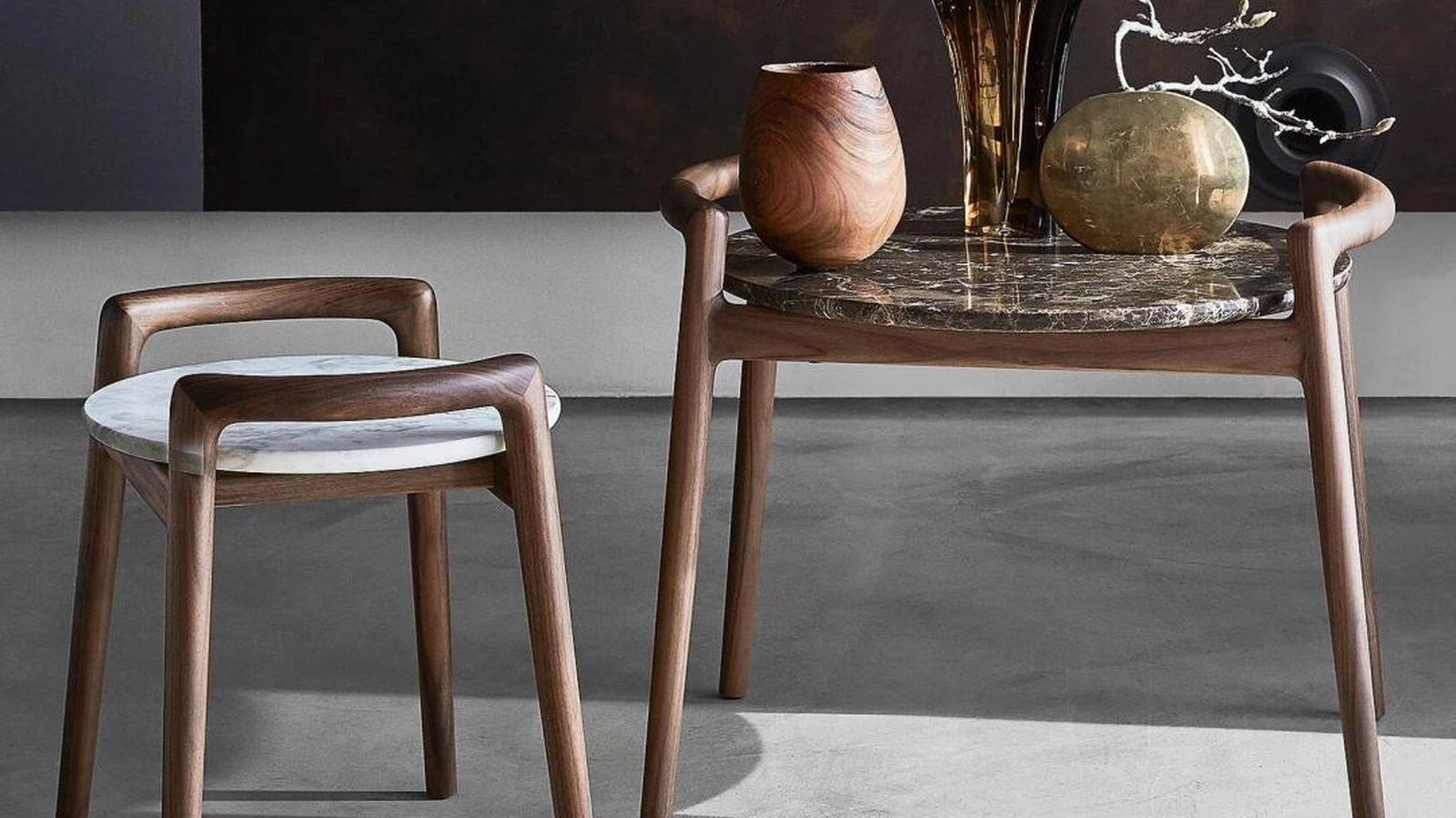 Tavolino Ascanio con top in marmo e struttura in legno massello di Flexform