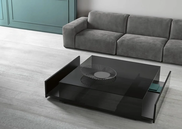 Tavolino in vetro con cassetti interni in legno Gotham di Tonelli