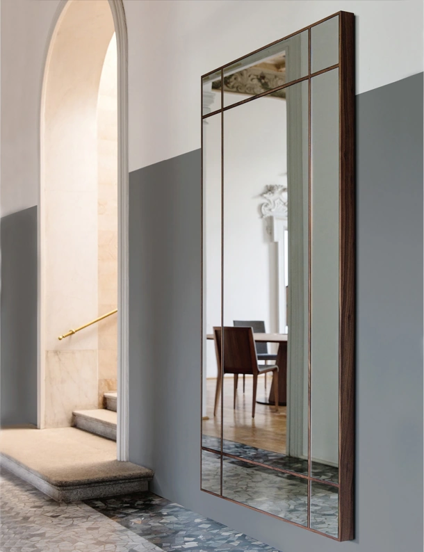 Specchio con decorazioni in legno massello Four Seasons di Porada