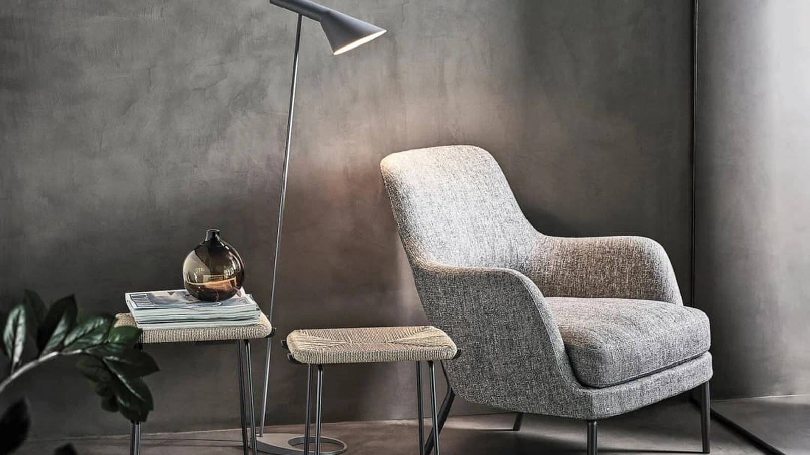 Pouf in paglia di fiume e metallo Any Day di Flexform
