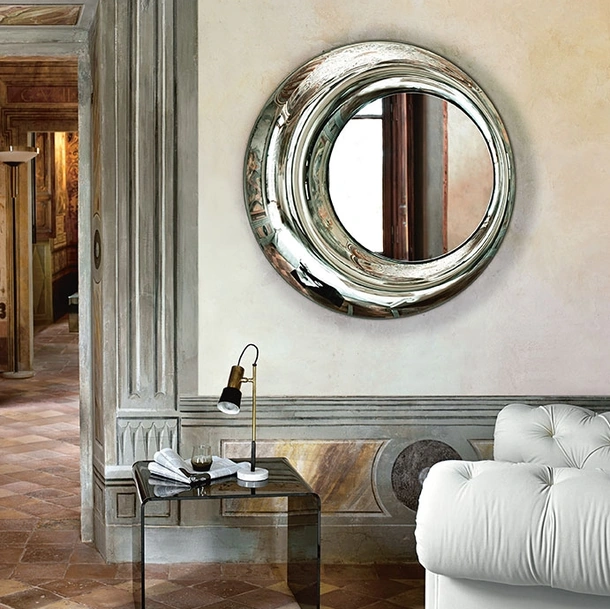 Specchio Rosy con cornice in vetro fuso retroargentato di Fiam