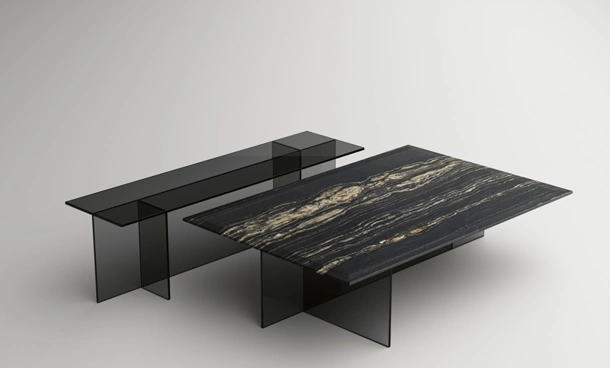 Tavolino in marmo con base in vetro Sestante Stone di Tonelli