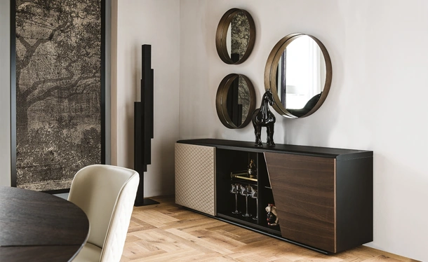 Specchio da parete in cristallo specchiato con cornice in acciaio verniciato goffrato Wish di Cattelan Italia