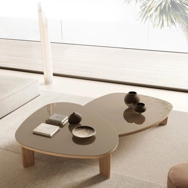 Tavolino Arnold in vetro e legno di Flexform