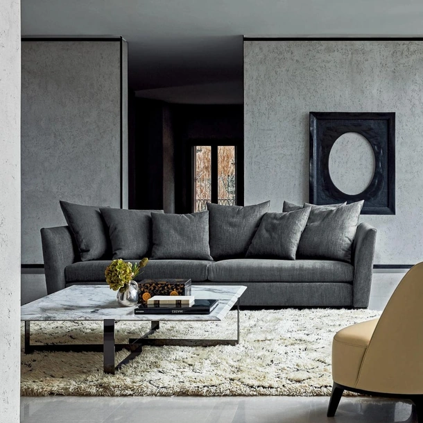 Tavolino Jacques in marmo con base in metallo di Flexform
