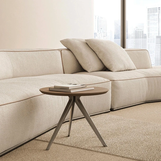 Tavolino rotondo in legno con base in metallo Zefiro di Flexform