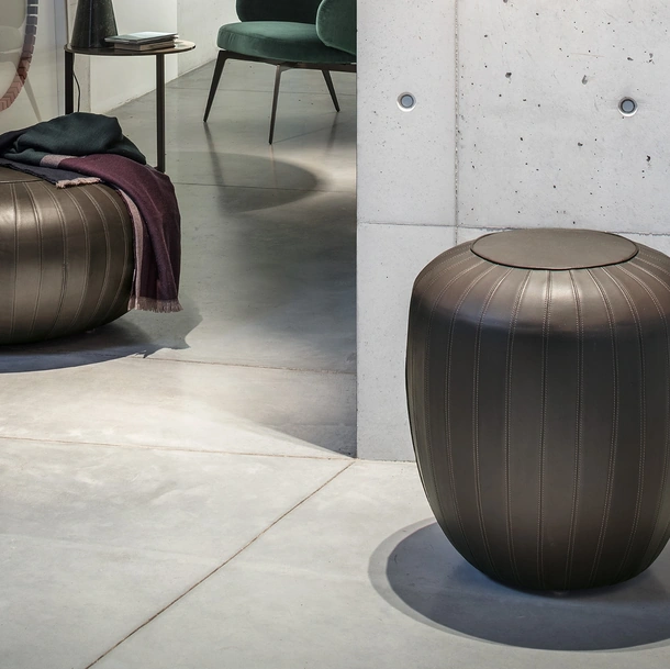 Pouf in pelle Tod di Lema