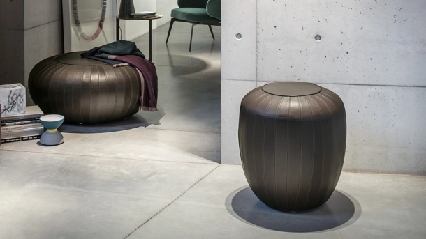 Pouf in pelle Tod di Lema