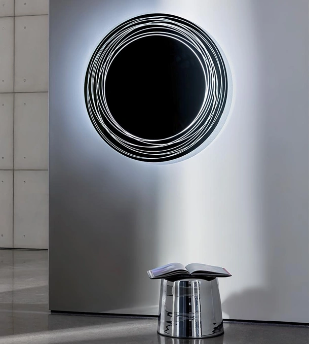 Specchio Vertigo con bordo inciso retroilluminato a Led di Sovet