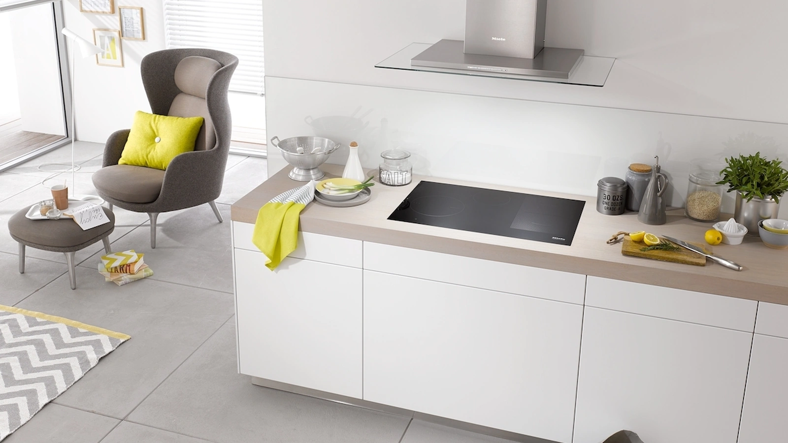 Cappa Aspirante DA 5798 W Next Step a parete con illuminazione Led di Miele