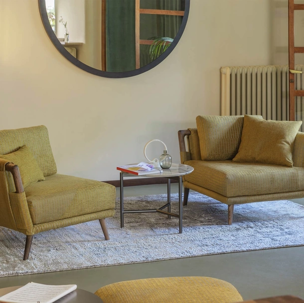 Lampada da terra Arno in metallo e pelle intrecciata di Natevo