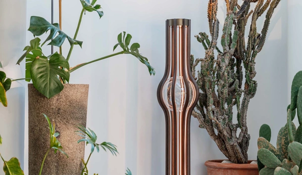 Lampada da terra in legno curvato Ashaa di Natevo