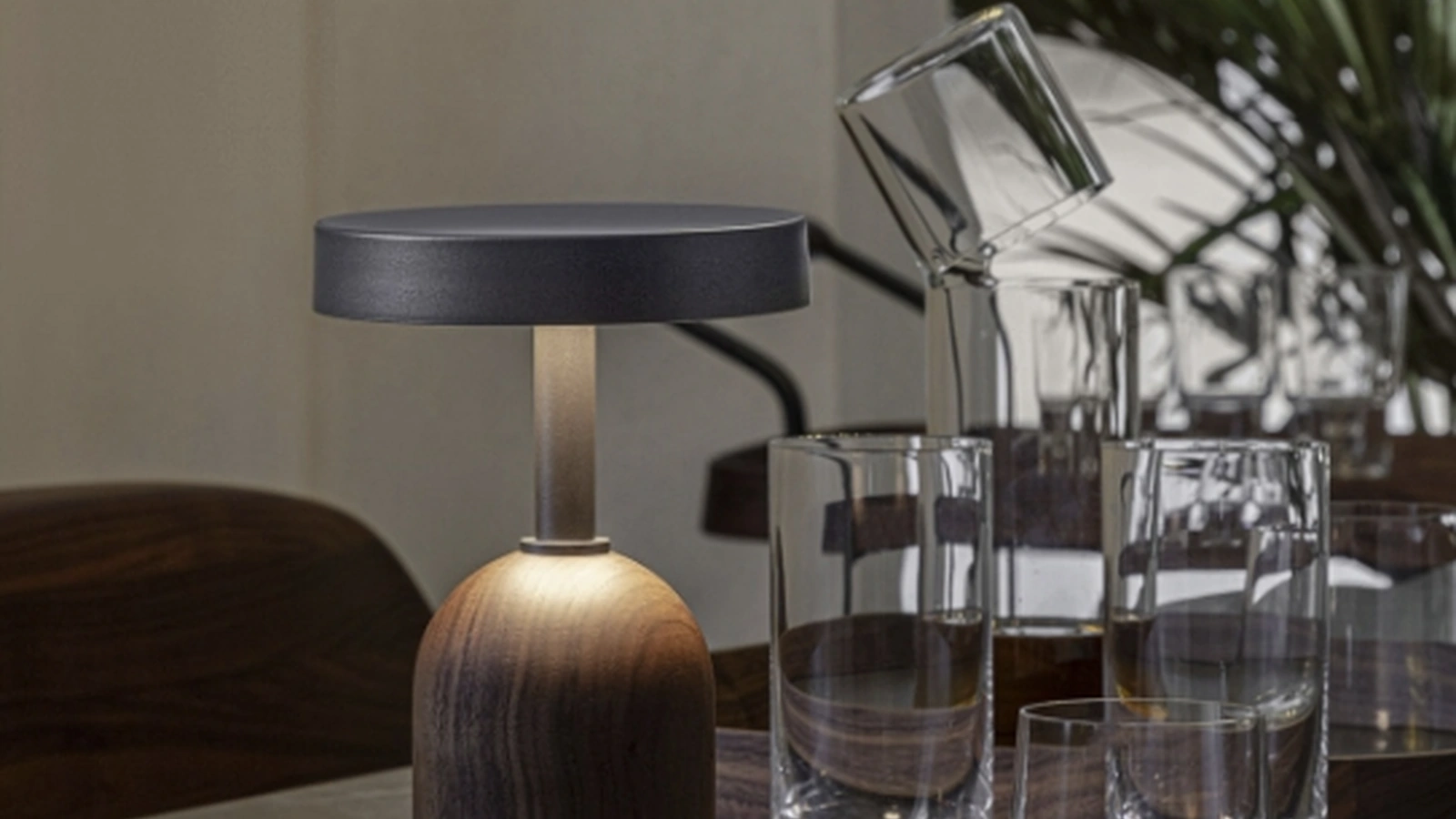 Lampada da tavolo Ekero Move di Porada