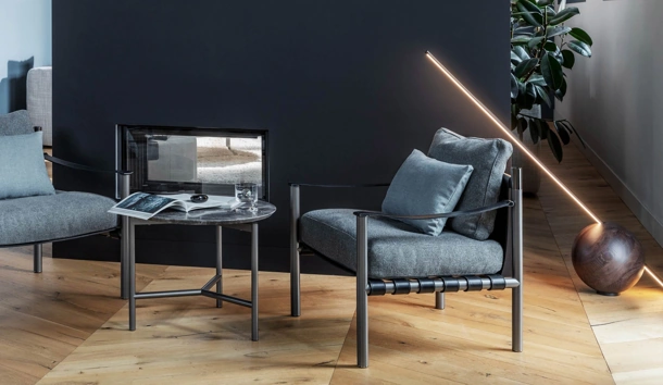 Lampada da terra Rugiada con base sferica in legno massello di Natevo