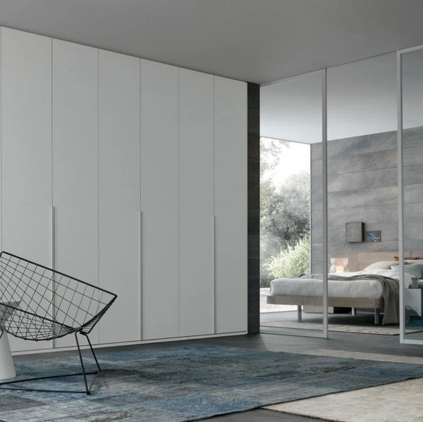 Armadio con ante battenti Outdoor laccato Bianco opaco di Giellesse