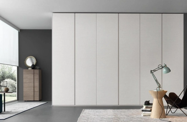 Armadio con ante battenti Glide laccato opaco di Giellesse