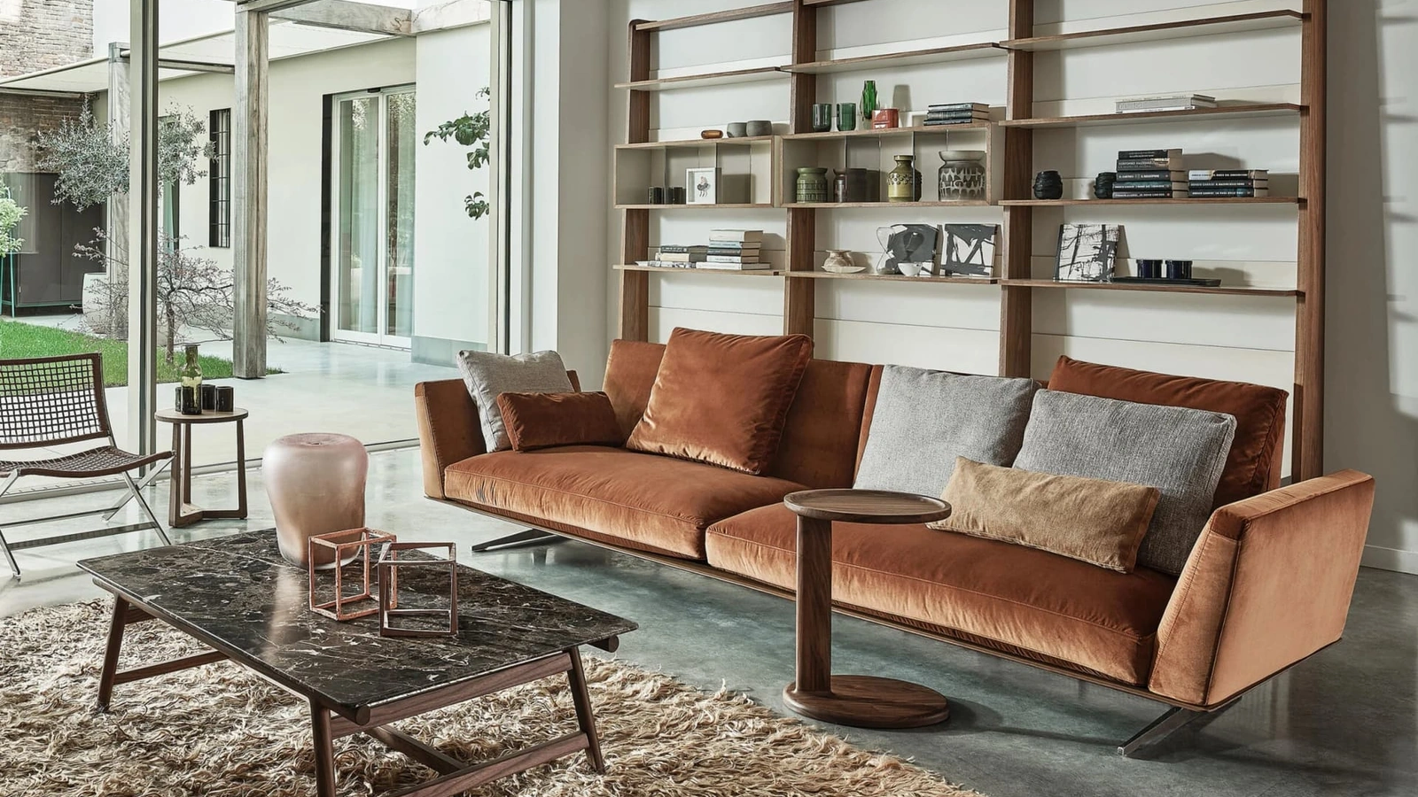 Divano lineare in tessuto Evergreen di Flexform
