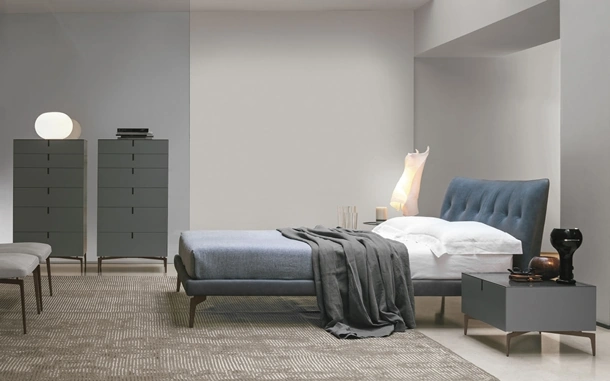 Letto in pelle con testiera capitonné Arca di Alivar