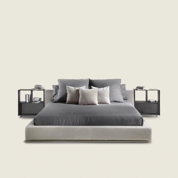 Letto elegante dal design essenziale in tessuto Groundpiece di Flexform
