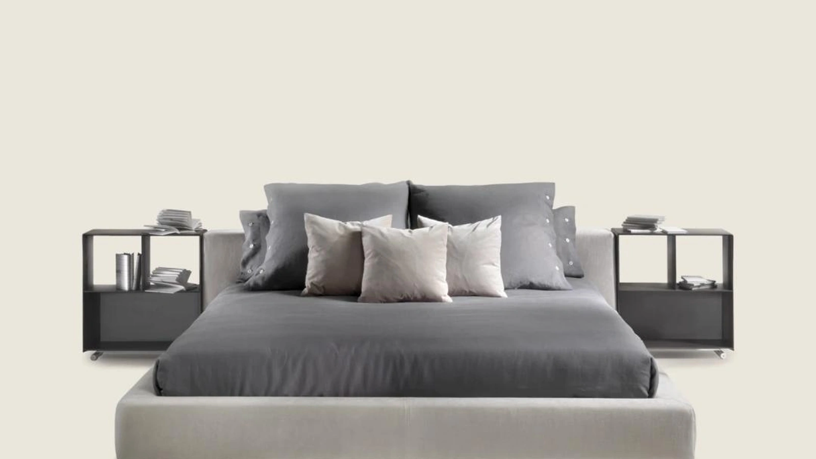 Letto elegante dal design essenziale in tessuto Groundpiece di Flexform