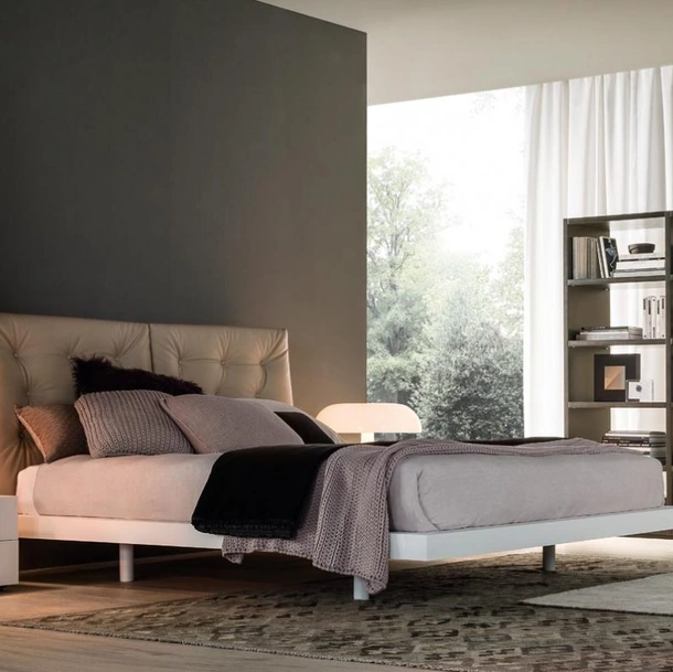 Letto con testiera imbottita Francis di Giellesse