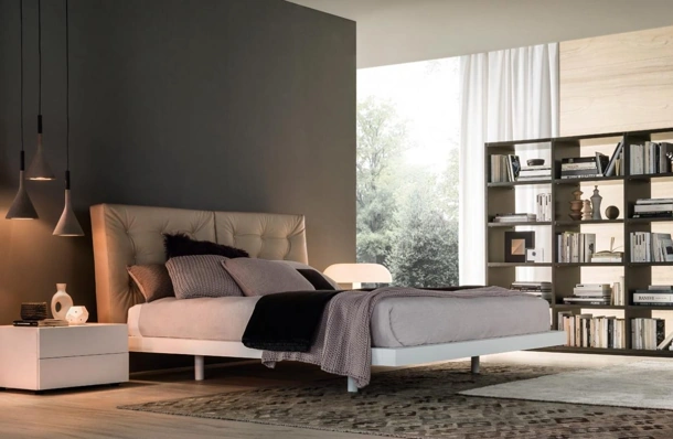 Letto con testiera imbottita Francis di Giellesse