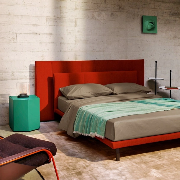 Letto con testiera Grangala di Zanotta
