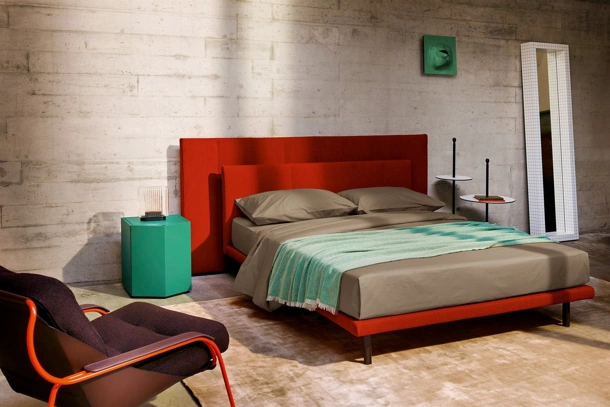 Letto con testiera Grangala di Zanotta