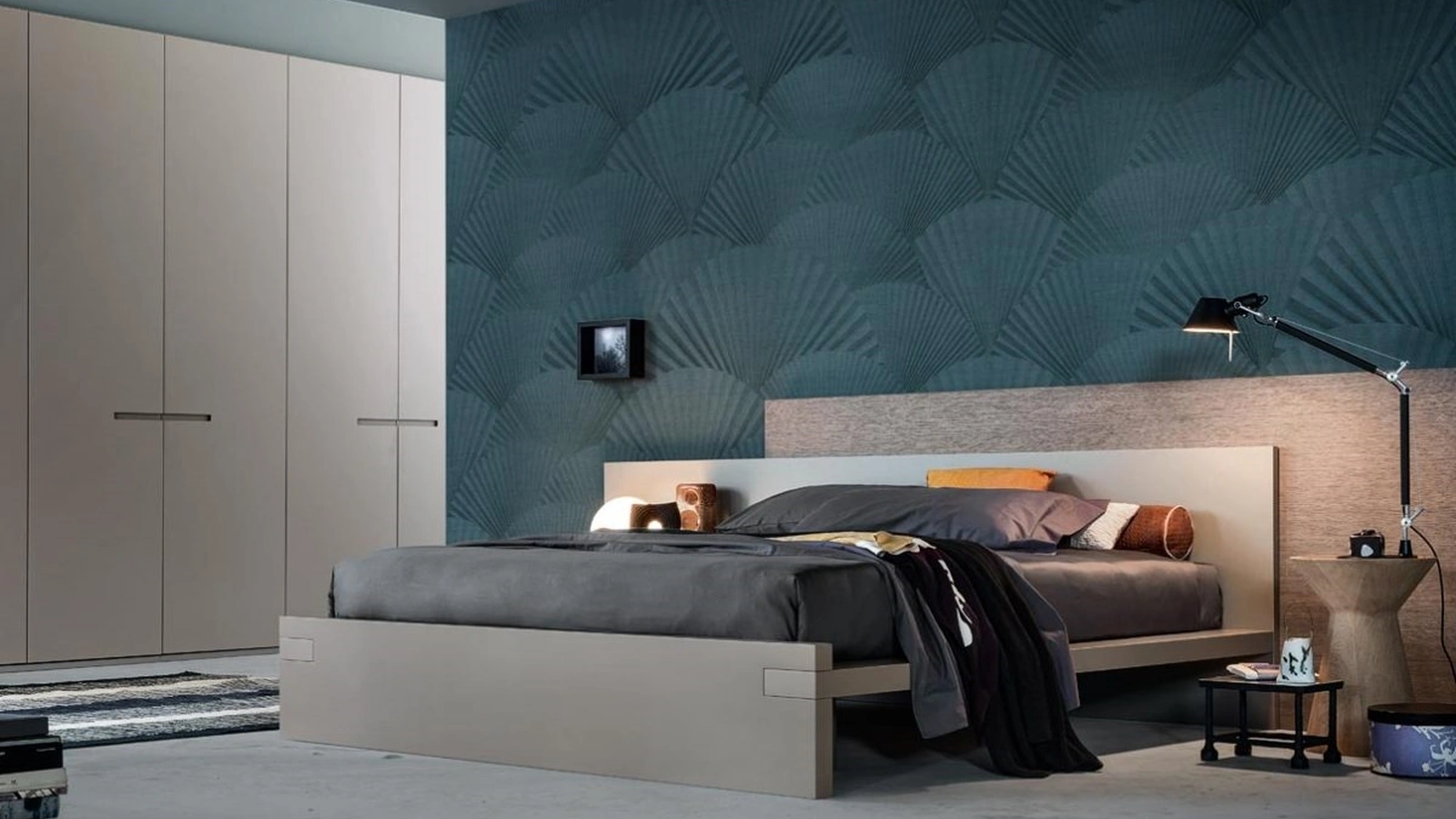 Letto dalle linee moderne in laccato opaco e legno Hug di Giellesse