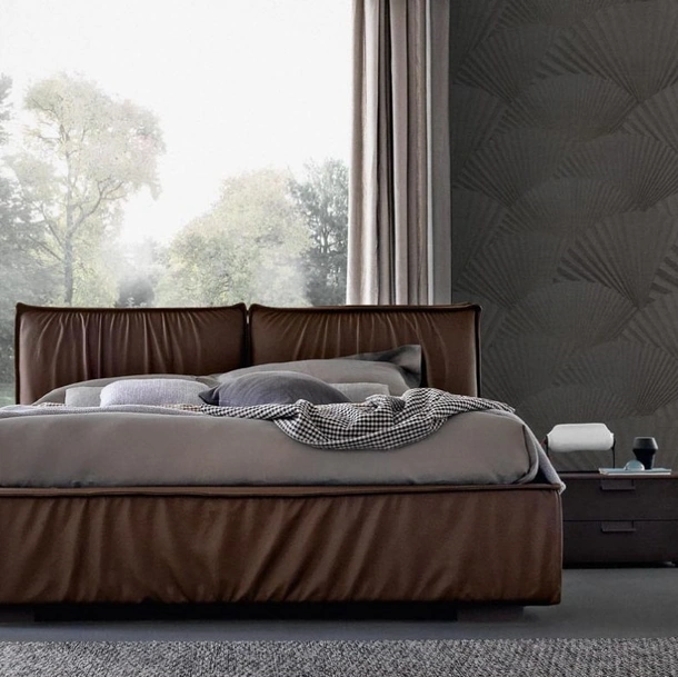 Letto con testiera Music rivestito in morbida pelle di Giellesse