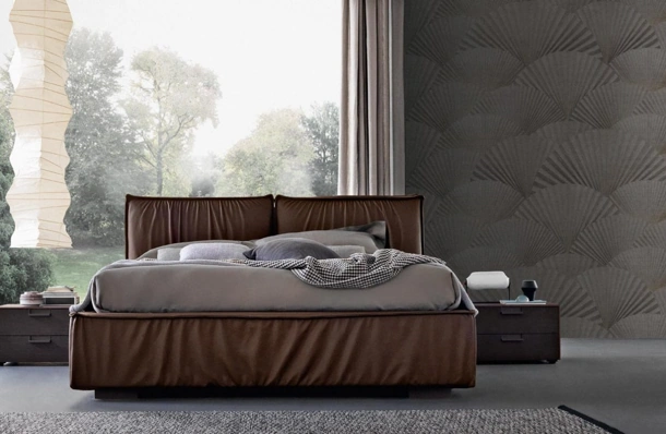 Letto con testiera Music rivestito in morbida pelle di Giellesse