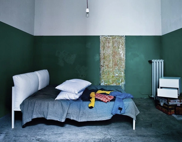 Letto in tessuto imbottito Nyx di Zanotta