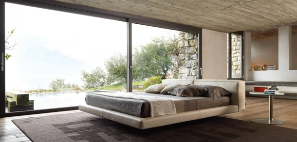 Letto in pelle con testiera dal design essenziale Zenit di Desirèe