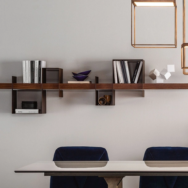 Libreria Ago e Filo in legno con mensole in metallo di Ronda Design