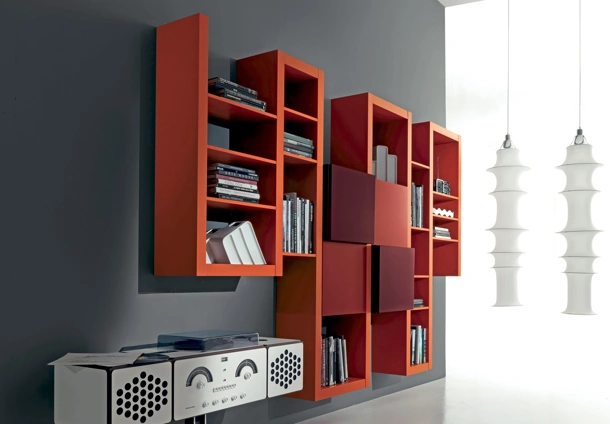 Libreria Side 17 in laccato opaco arancio, prugna e mattone di Fimar