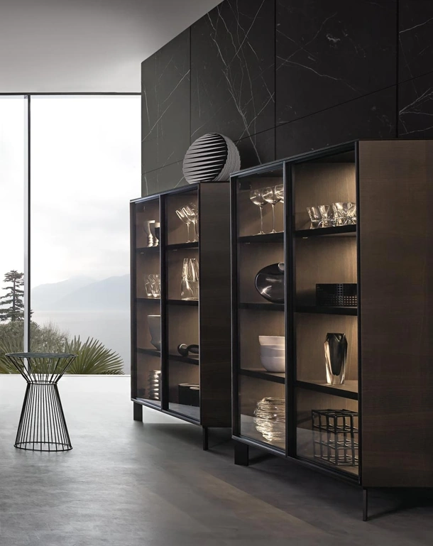 Madia alta Vetrina Frame Sideboard in legno con ante in vetro di Giellesse