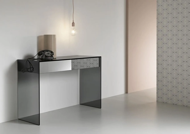 Mobile ingresso in vetro con cassetti in legno con rivestimento a specchio Gotham di Tonelli