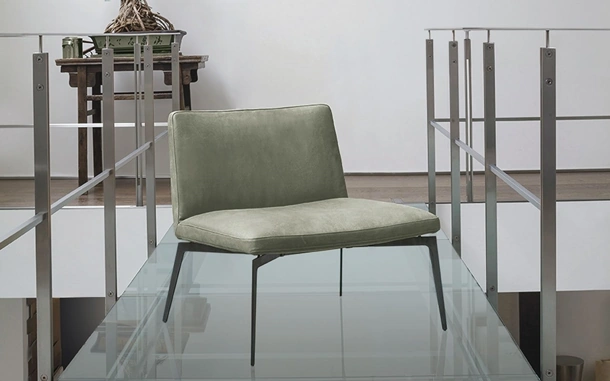 Poltroncina di design in pelle Flexa Lounge Chair di Alivar