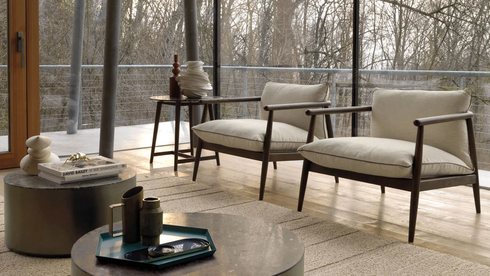 Poltroncina Karin in tessuto imbottito con struttura in legno di Desirèe