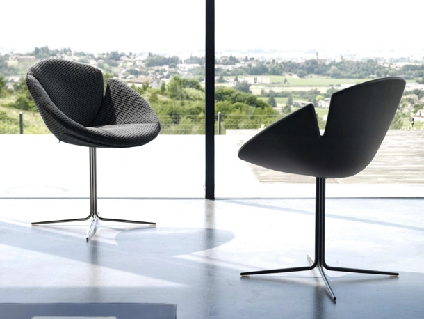 Poltroncina di design ispirata ad un fiore One Flo di Desirèe