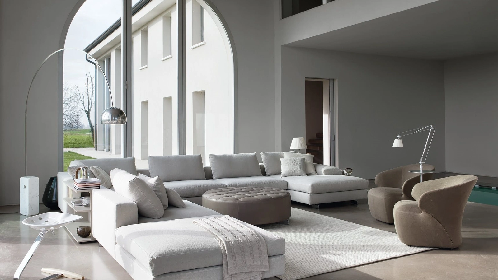 Poltroncina di design in tessuto Arom di Zanotta